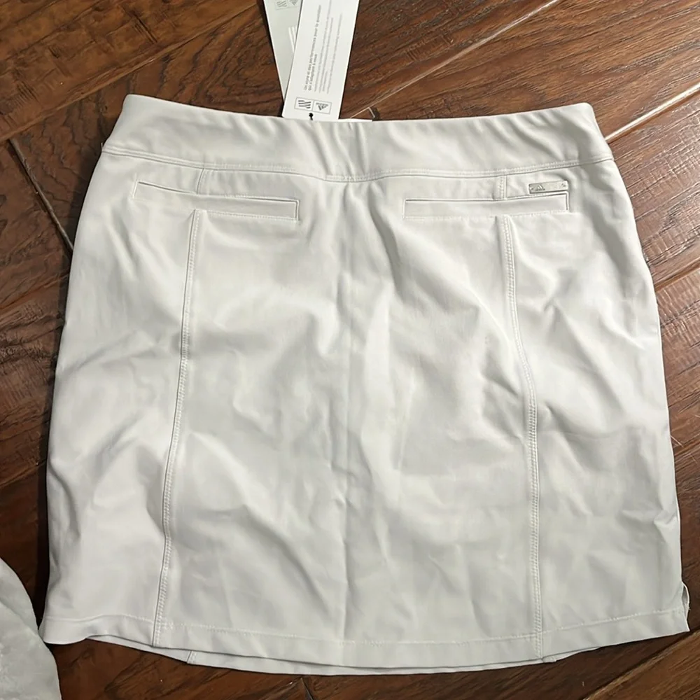 Adidas Skirt with shorts under for golf - Picture 3 of 5